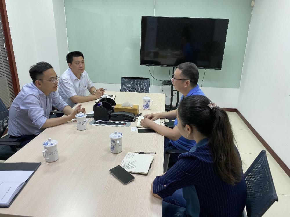 无锡市工信局领导来beat·365(中国)-官方网站科技开展“三联三解”活动